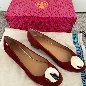 Tory Burch Patos 20MM Ballet Flat Lancaster Suede in Aged Malbec Color, Size 7.5